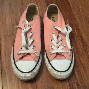 women’s pink converse